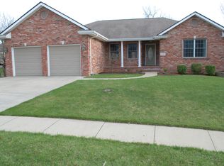 640 Greystone Ct, Columbus, IN