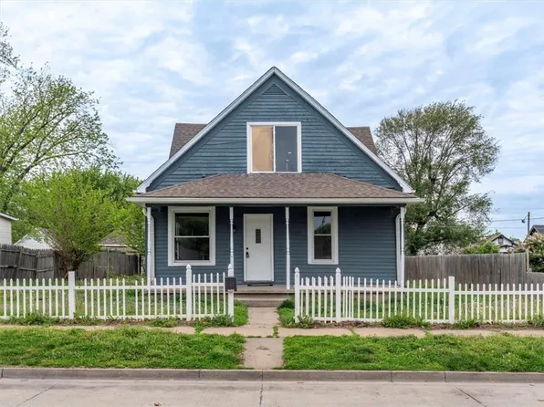 6208 Carnegie St, Saint Joseph, MO 64504