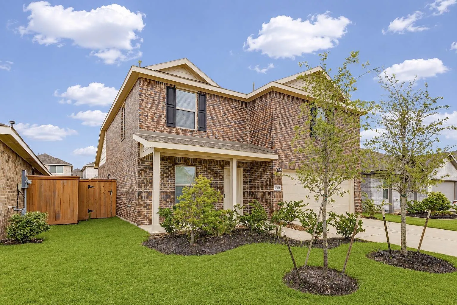 4 bed, 2.5 bath, 2143 sqft, $2,300 — Photo 3