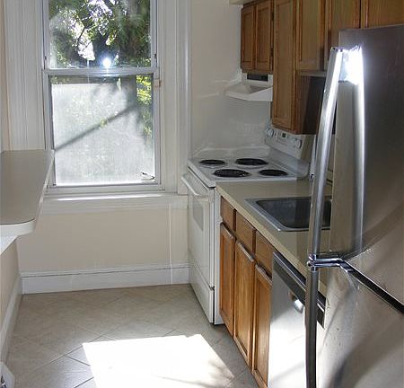 4th image of 1000 W 8th St APT 1A