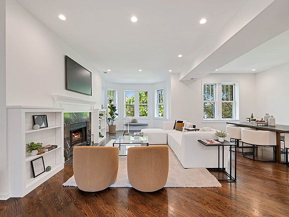 4th image of 2029 W Pierce Ave #4W