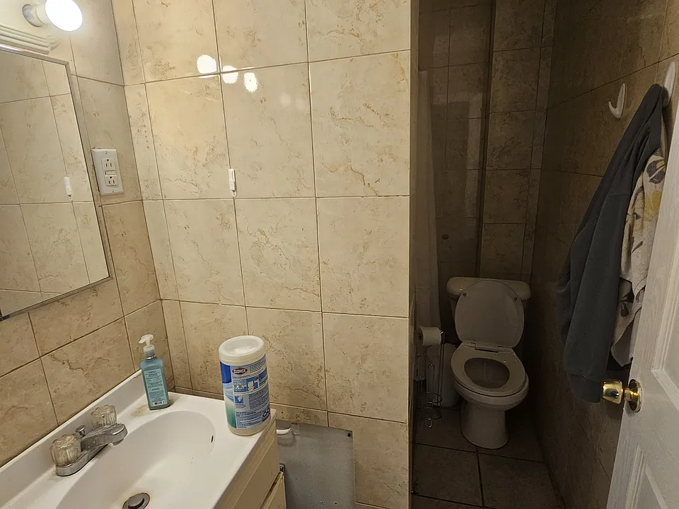 344 York Way #1