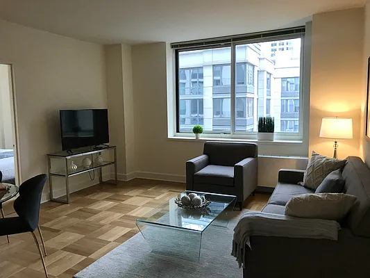 Rented by BLU Real Estate | media 28