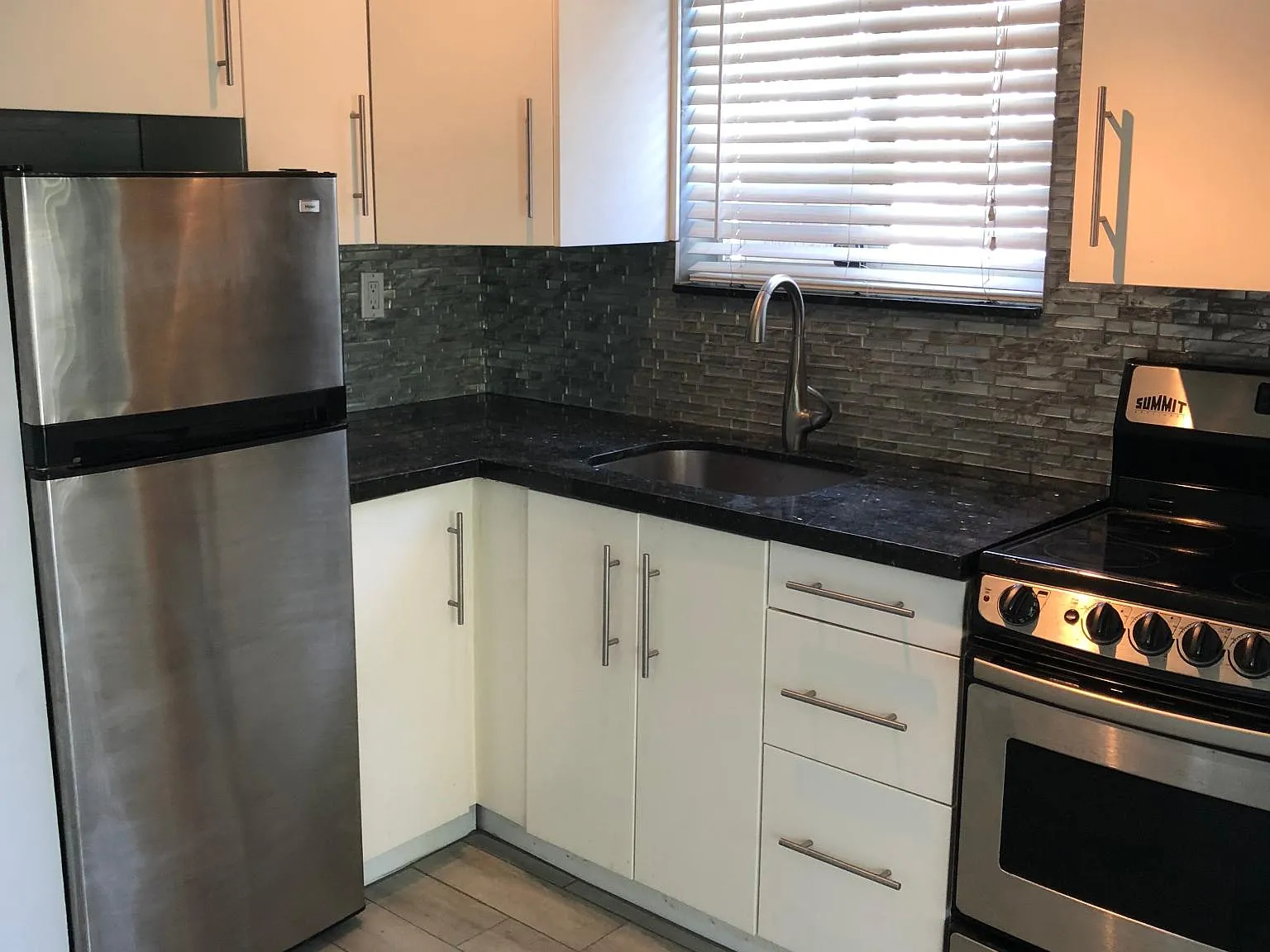 1 bed, 500 sqft, $1,700 — Photo 2