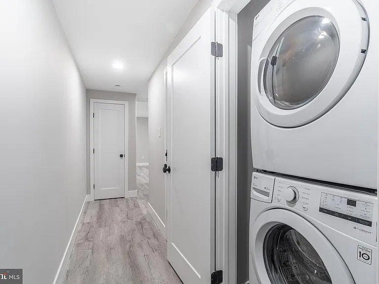 1715 Montrose St #2 — Photo 8