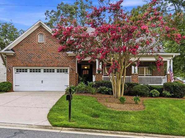 2608 Belwick Village Dr, Winston Salem, NC 27106