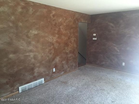 2nd image of 4441 Edgemont Dr SW