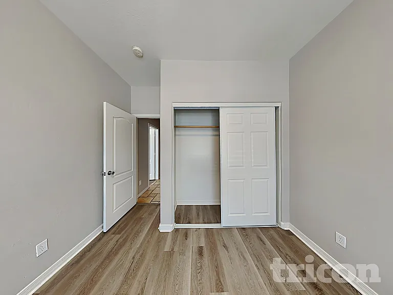 504 W Beautiful Ln — Photo 8