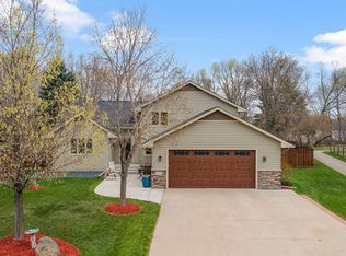 9430 Lakeside Trl, Champlin, MN 55316