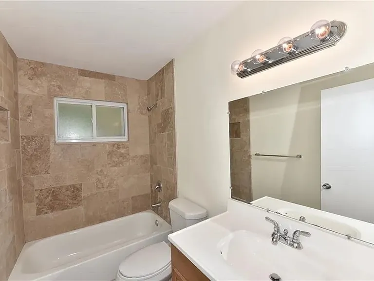 1396 E Rock Springs Cir NE — Photo 20