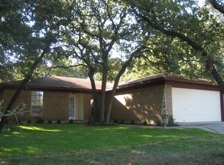 809 Lake Crest Pkwy, Azle, TX 76020