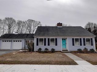 23 Dyer St, Warren, RI 02885