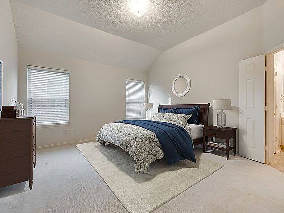 3rd image of 101 Trailwood Dr