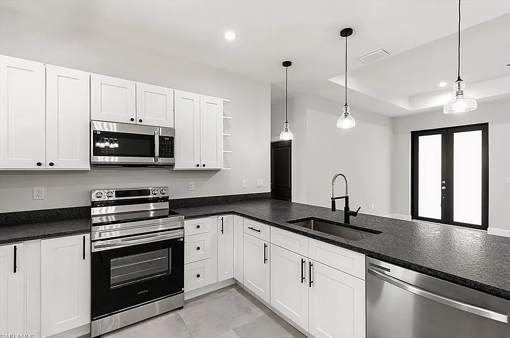 3 bed, 1546 sqft, $3,300 — Photo 3