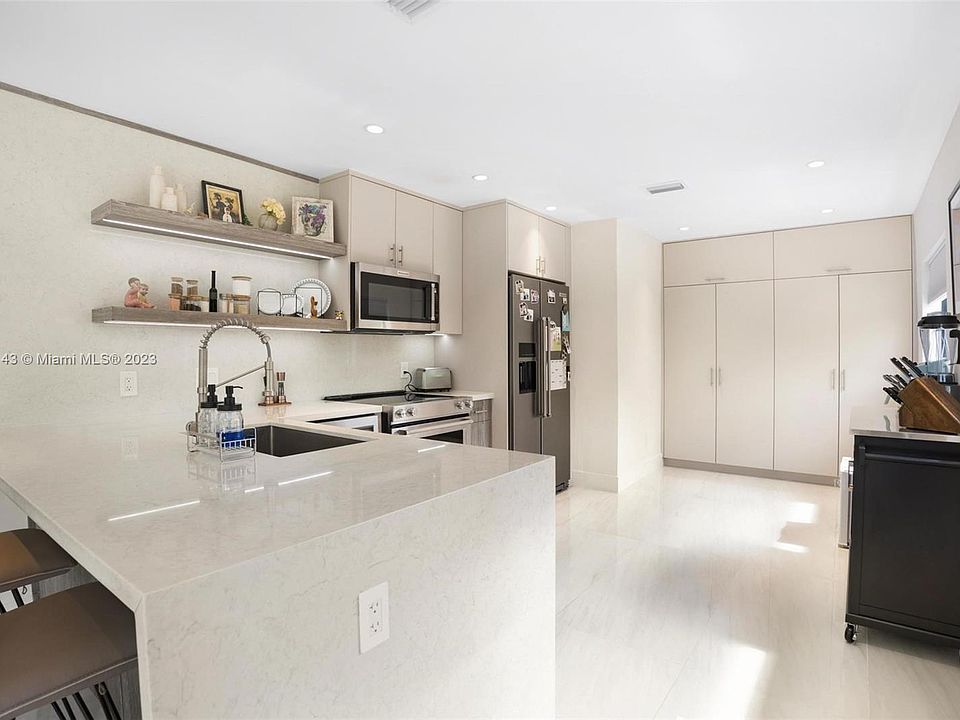 14008 Lake Ct, Miami Lakes, FL 33014 Zillow
