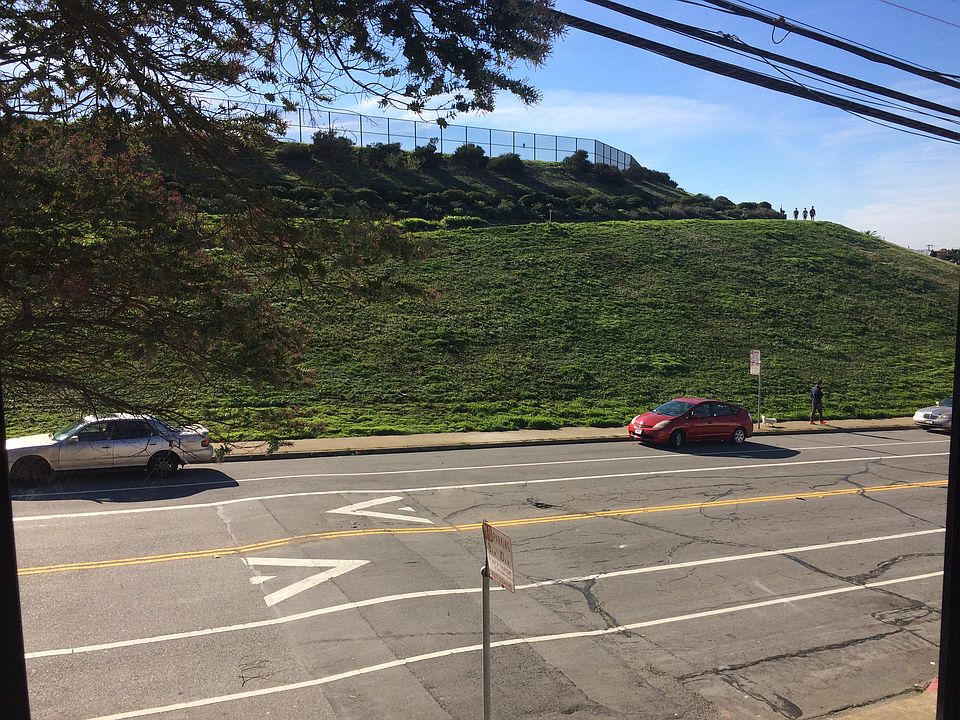 2nd image of 1920 Ortega St
