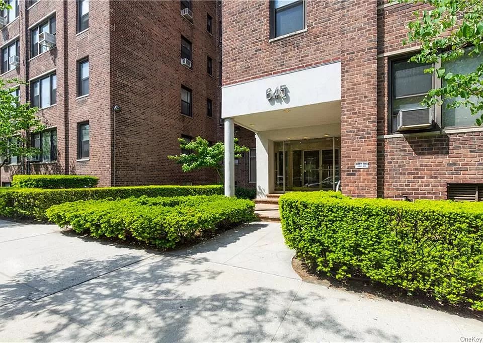 645 W 239th St APT 4D, Bronx, NY 10463 | Zillow