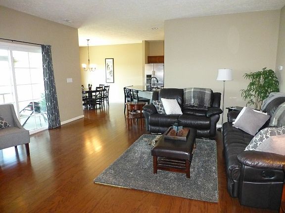 2nd image of 3661 Farnsworth Dr