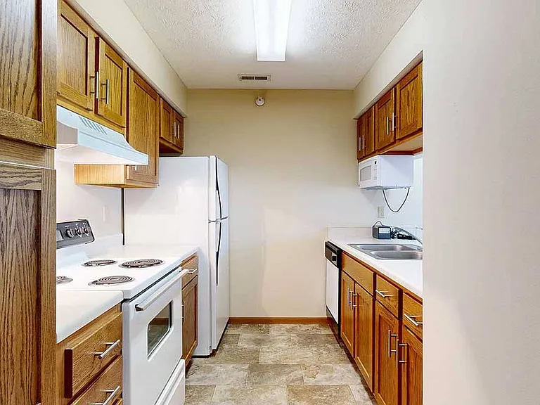 Pine Lake Heights Apartments — Photo 61