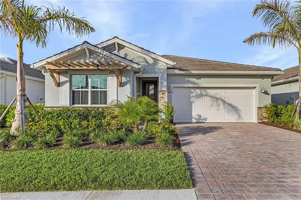 3 bed, 2.0 bath, 1816 sqft, $8,000 — Photo 1