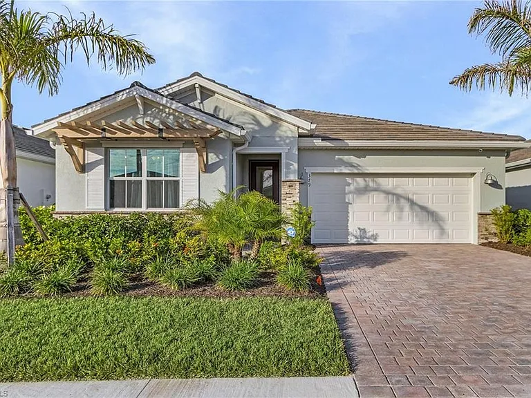 379 Grace Bay Ln — Photo 1