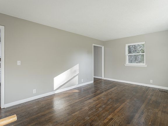 5th image of 10508 Brickhill Ln