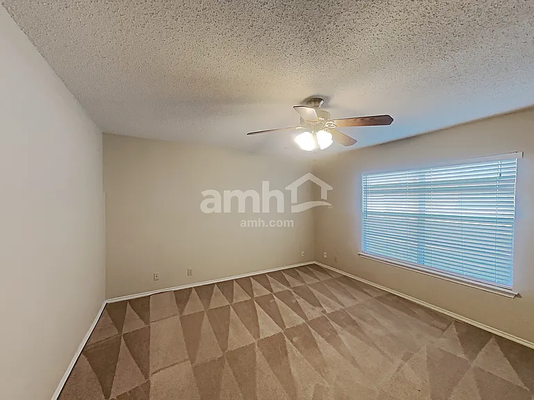 7310 Cortland Crk — Photo 8