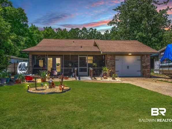 1541 Valencia Dr, Lillian, AL 36549