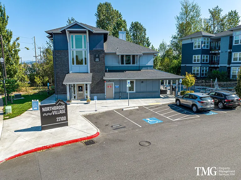 Northbrook Village — Photo 19