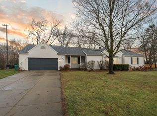 6425 Middle Lake Rd, Clarkston, MI 48346