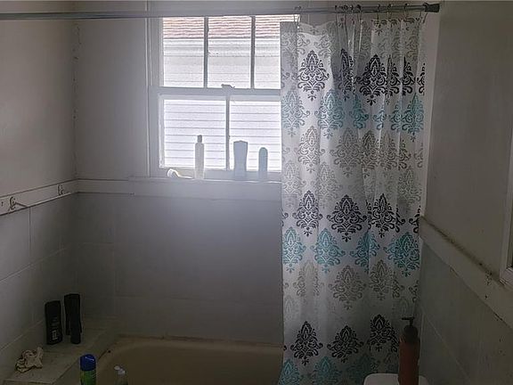 3rd image of 2830-32 Cherry St