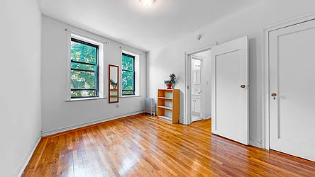 Rented by Bizzarro Agency