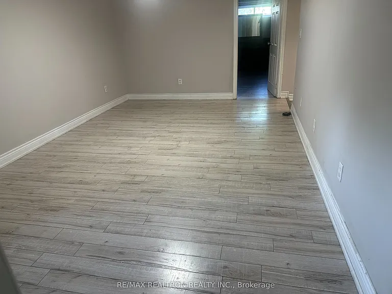 16 Montavista St #BASEMENT — Photo 4
