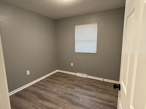5th image of 808 Clay St