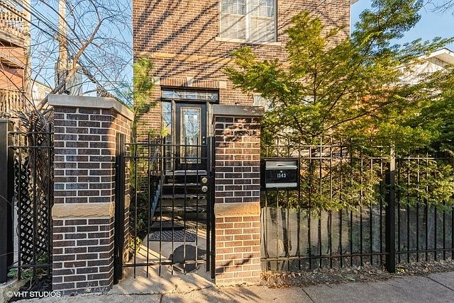 1st image of 1543 N Maplewood Ave
