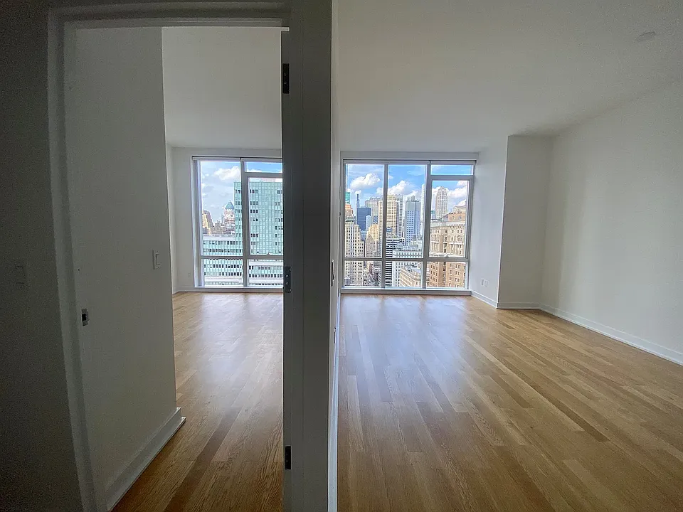 885 6th Ave #24E