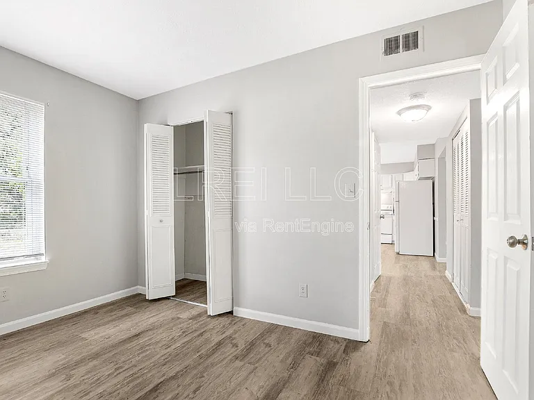 817 Lancelot Ct — Photo 6