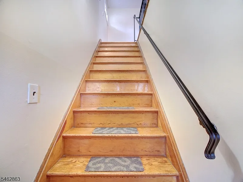 2 bed, 1.0 bath, $2,200 — Photo 2
