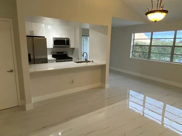 15325 SW 106th Ter APT 636, Miami, FL 33196