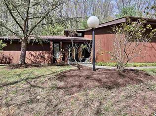 610 Spring Ln, Boiling Springs, PA 17007