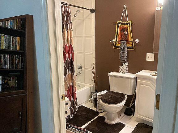 2nd image of 6401 S Greenwood Ave #1N