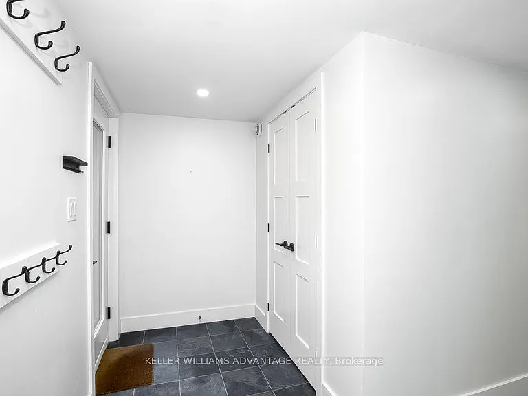 325 Perth Ave #LOWER — Photo 7