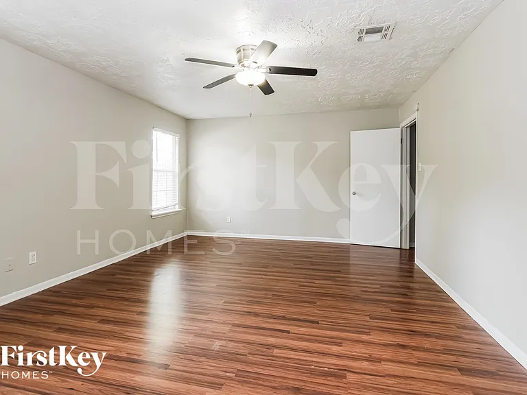 10122 Woodhollow Dr — Photo 13