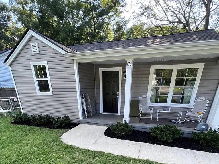 410 S Texas Ave — Photo 1