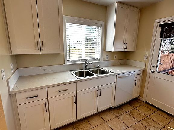 5th image of 603-605 Silver Strand Blvd #603