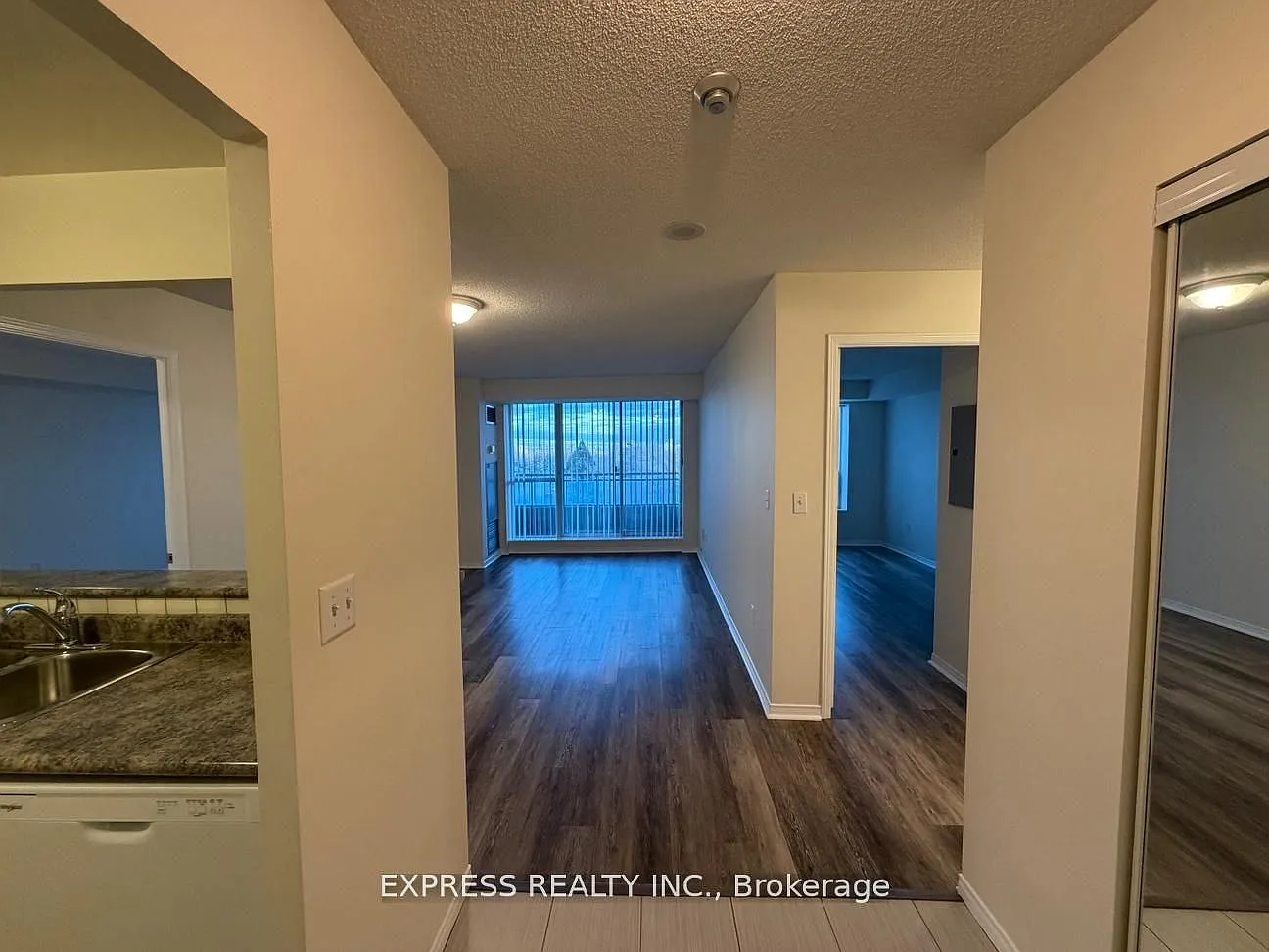 2 bed, $3,000 — Photo 1