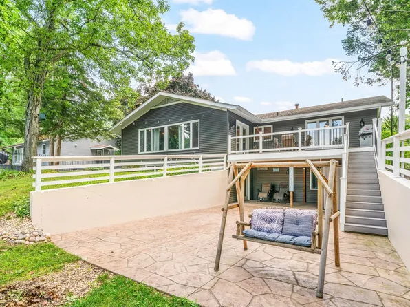 1523 Lake Holiday Dr, Sandwich, IL 60548