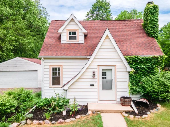 421 E Ash St, Mason, MI 48854
