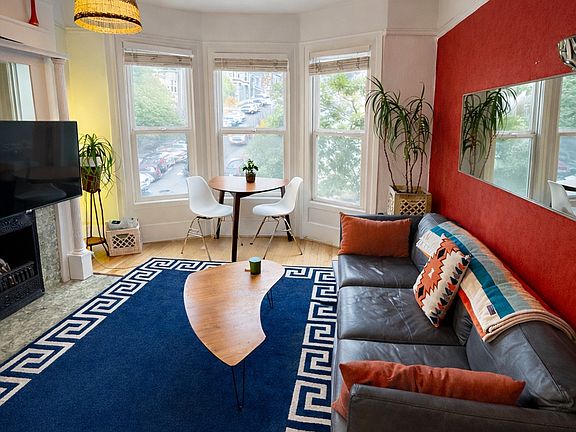 2nd image of 300 Carl St #302