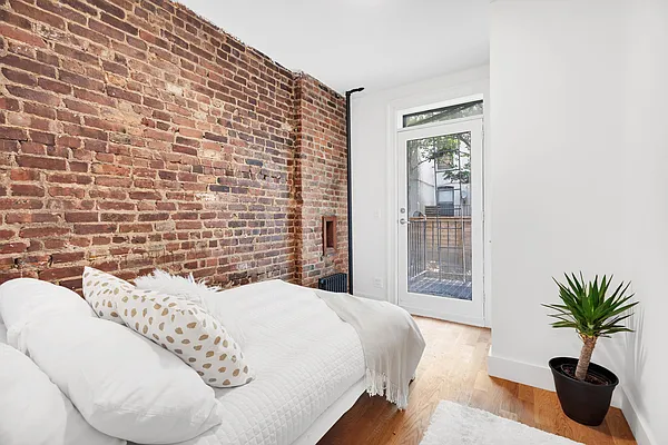 Rented by Owner | media 9